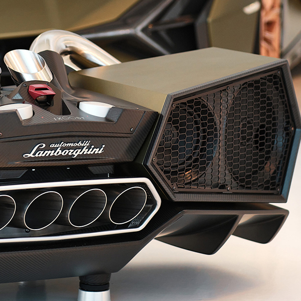 Ixoost Esavox Automobili Lamboghini